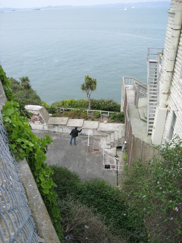 2011 Bay 2 Breakers Saturday 0840.JPG - I was able to participate in the 2011, 100th anniversary of the San Francisco Bay to Breakers 12K race. A great weekend for sight seeing and racing.